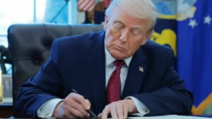 Donald Trump firma orden ejecutiva para declarar al fentanilo como arma de destrucción masiva