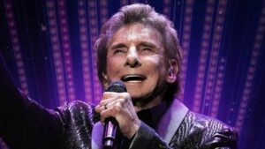 Cantante Barry Manilow, conocido por el éxito ‘Copacabana’, revela que tiene cáncer de pulmón; pospone conciertos