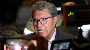 Monreal desmiente congelamiento de cuenta bancaria difundido en redes