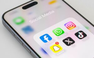 Reino Unido prohibirá el uso de redes sociales a menores de 16 años