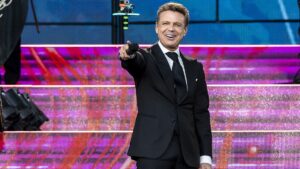 Luis Miguel recibe alta médica tras intervención en Nueva York; continuará recuperación en México