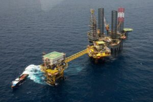 Sheinbaum rechaza ceder derechos petroleros a Trump